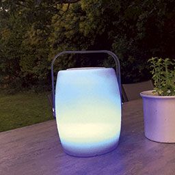 Piles, lampes torches et baladeuses