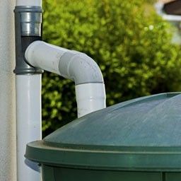 Récupérateurs d'eau de pluie et accessoires