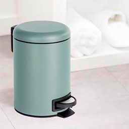 Poubelles salle de bain